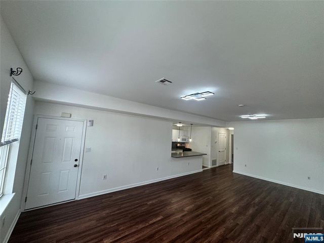 225 Halladay Street 2B, Jersey City, NJ 07304