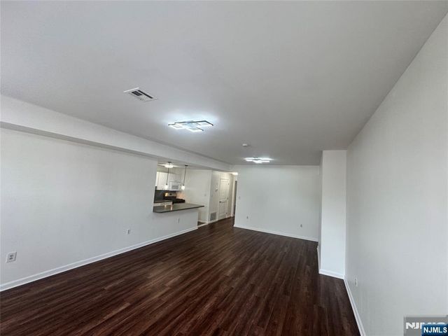 225 Halladay Street 2B, Jersey City, NJ 07304