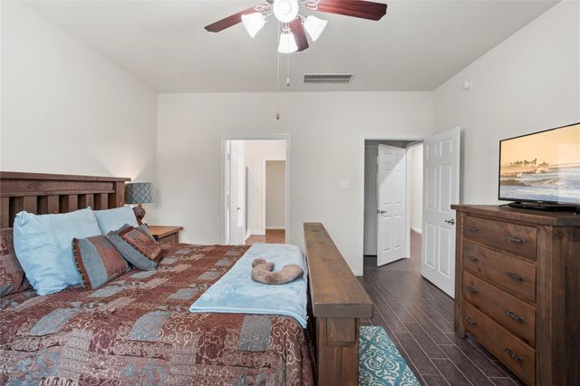 1995 Brentwood Drive, Alvin, TX 77511