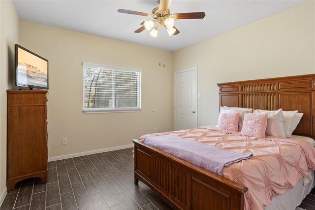 1995 Brentwood Drive, Alvin, TX 77511