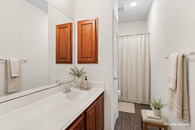 1995 Brentwood Drive, Alvin, TX 77511
