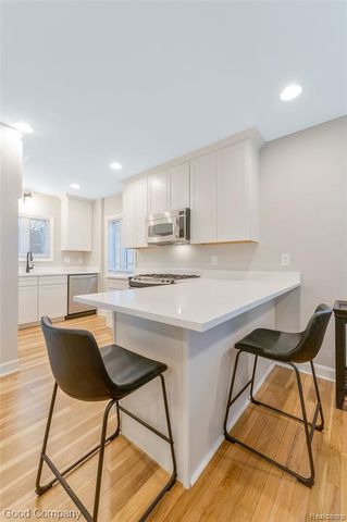 824 Florence Avenue, Royal Oak, MI 48067