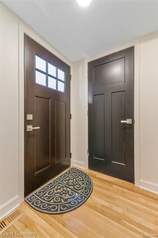 824 Florence Avenue, Royal Oak, MI 48067