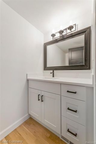 824 Florence Avenue, Royal Oak, MI 48067