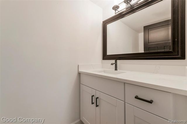 824 Florence Avenue, Royal Oak, MI 48067