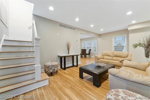 824 Florence Avenue, Royal Oak, MI 48067