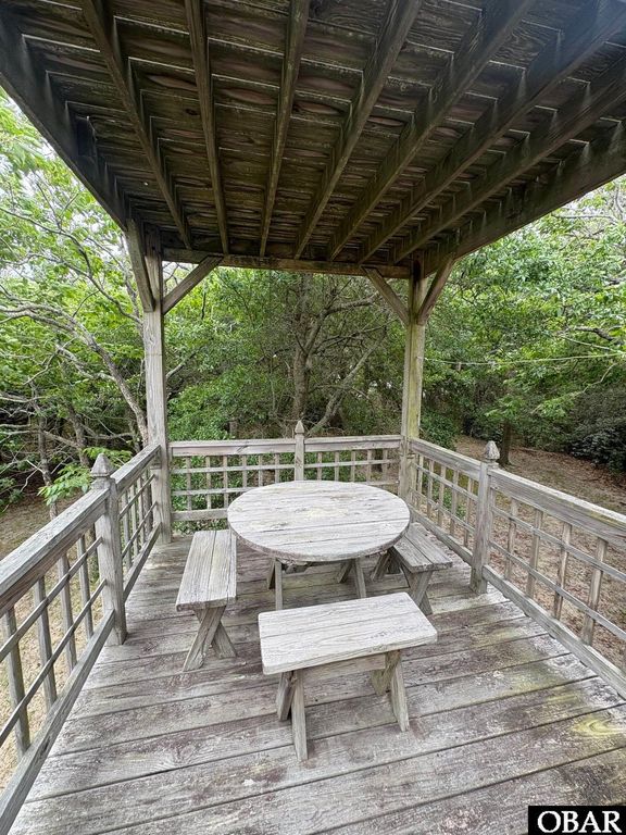 Image 23 of property listing at 31 Dolphin Run, Southern Shores, NC 27949