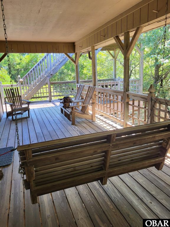 Image 7 of property listing at 31 Dolphin Run, Southern Shores, NC 27949
