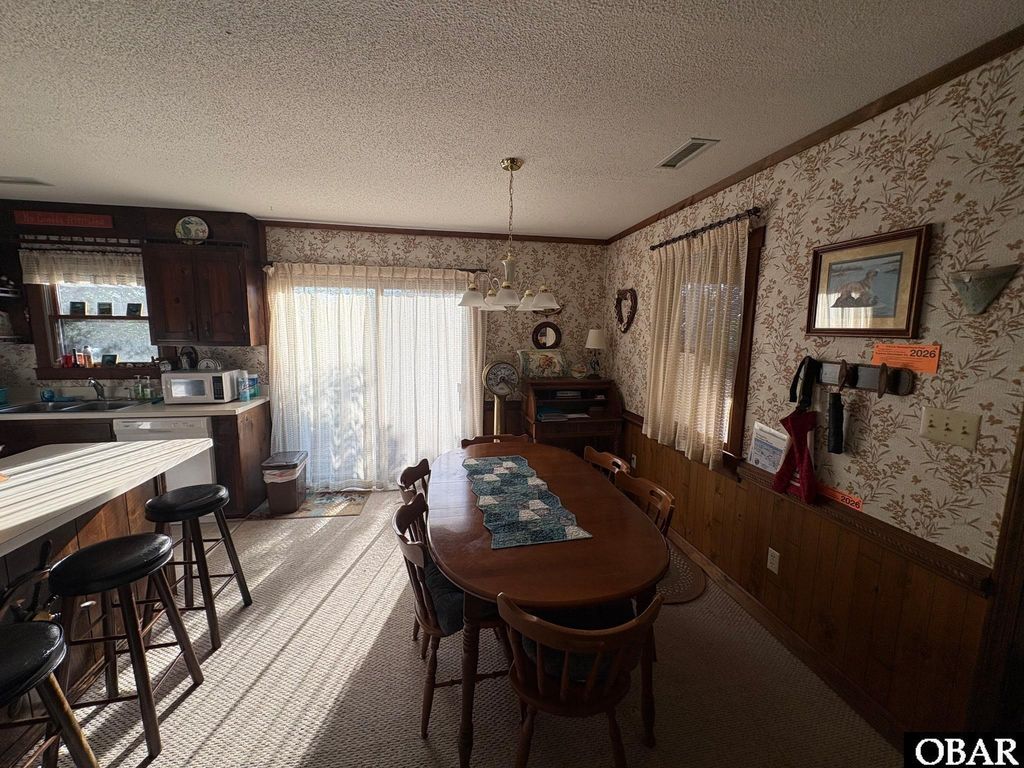 Image 10 of property listing at 31 Dolphin Run, Southern Shores, NC 27949