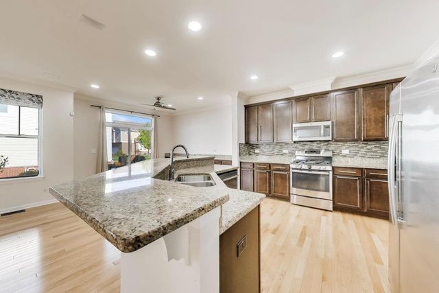 2366 N MOSELEY Court, Palatine, IL 60074
