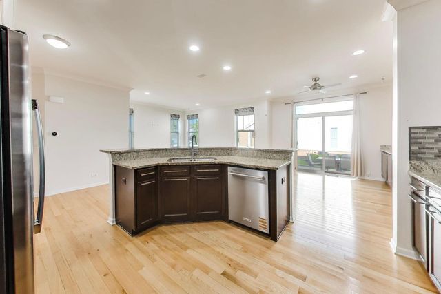 2366 N MOSELEY Court, Palatine, IL 60074