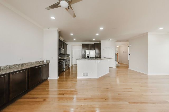 2366 N MOSELEY Court, Palatine, IL 60074