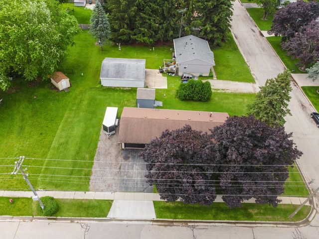 301 E 1st AVENUE, Elkhorn, WI 53121