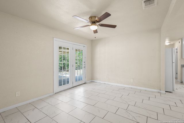 110 Rock Valley Dr, San Antonio, TX 78227