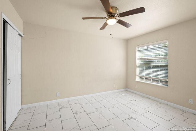 110 Rock Valley Dr, San Antonio, TX 78227