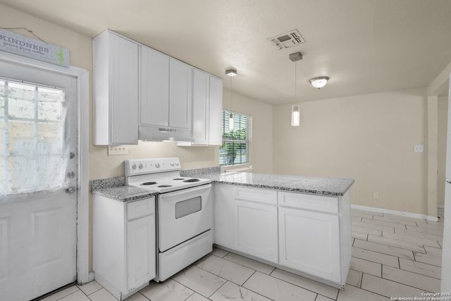 110 Rock Valley Dr, San Antonio, TX 78227