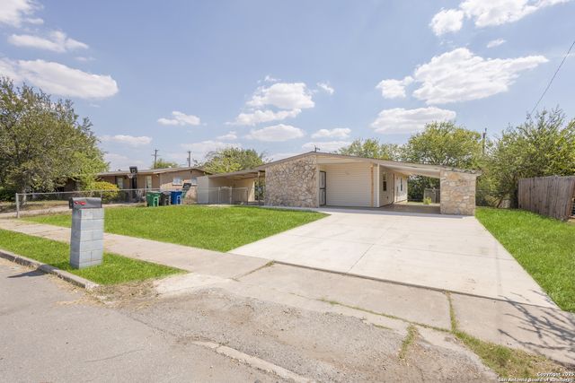110 Rock Valley Dr, San Antonio, TX 78227
