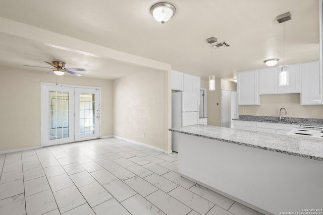 110 Rock Valley Dr, San Antonio, TX 78227