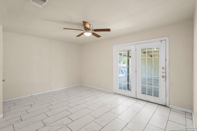 110 Rock Valley Dr, San Antonio, TX 78227