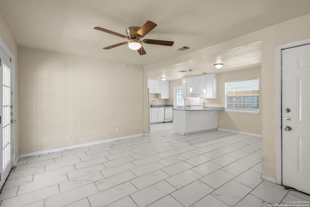 110 Rock Valley Dr, San Antonio, TX 78227