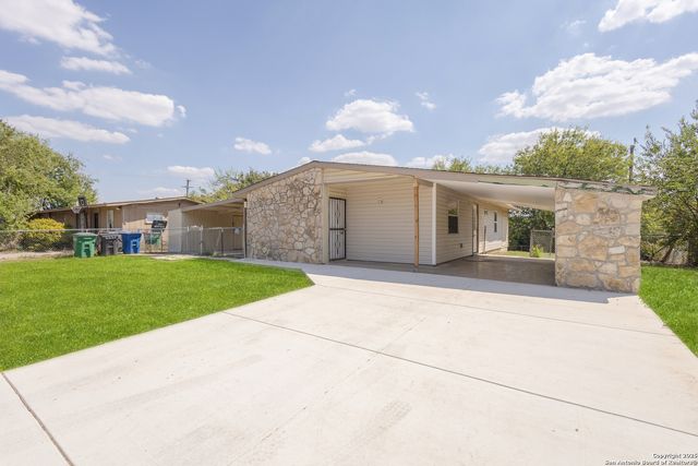 110 Rock Valley Dr, San Antonio, TX 78227