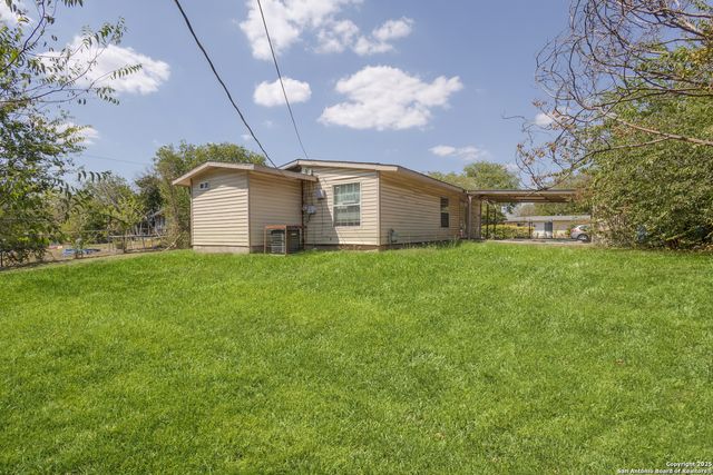 110 Rock Valley Dr, San Antonio, TX 78227