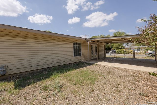 110 Rock Valley Dr, San Antonio, TX 78227