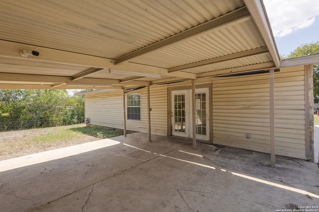 110 Rock Valley Dr, San Antonio, TX 78227