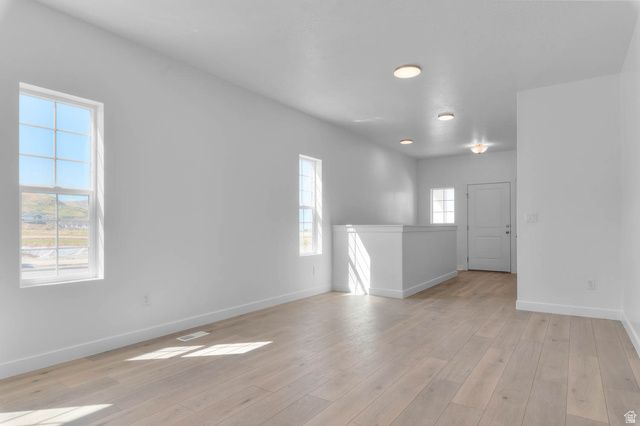 8225 W DIAMOND PEAK WAY, Magna, UT 84044