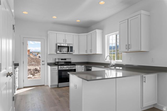 8225 W DIAMOND PEAK WAY, Magna, UT 84044