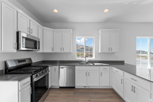 8225 W DIAMOND PEAK WAY, Magna, UT 84044