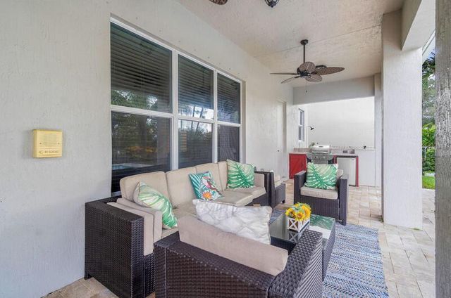 9271 Madewood Court, West Palm Beach, FL 33411