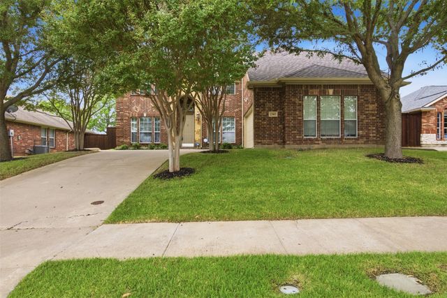 2305 Trickling Creek Drive, Garland, TX 75041