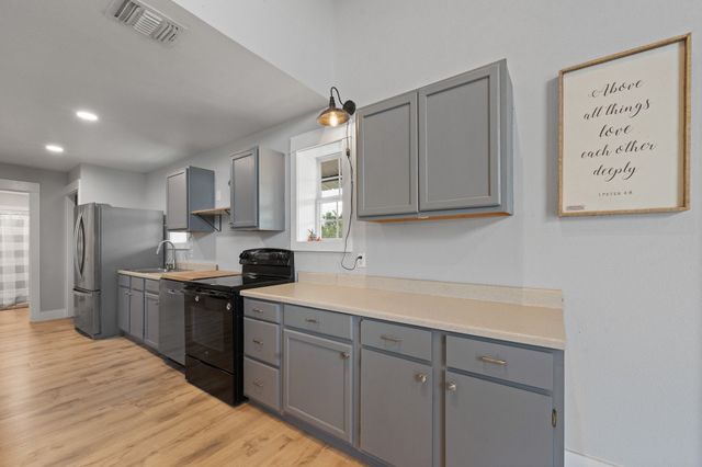 420 Overlook Drive, Cleburne, TX 76033