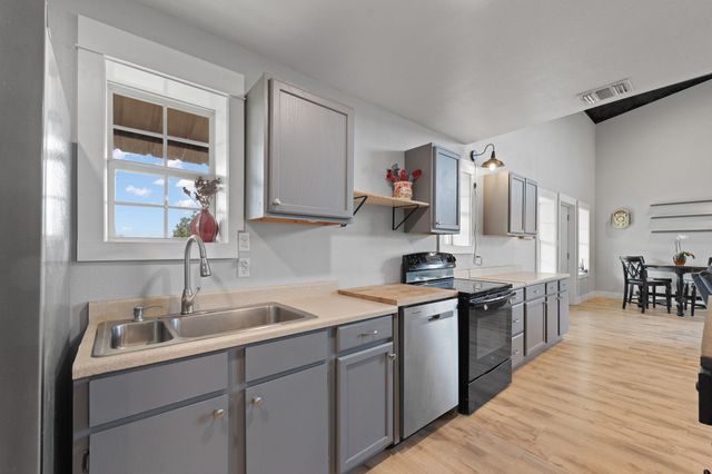 420 Overlook Drive, Cleburne, TX 76033