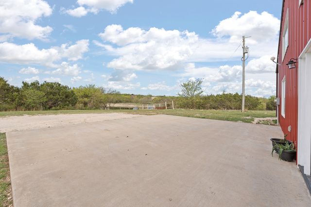 420 Overlook Drive, Cleburne, TX 76033