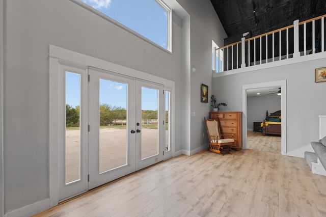 420 Overlook Drive, Cleburne, TX 76033