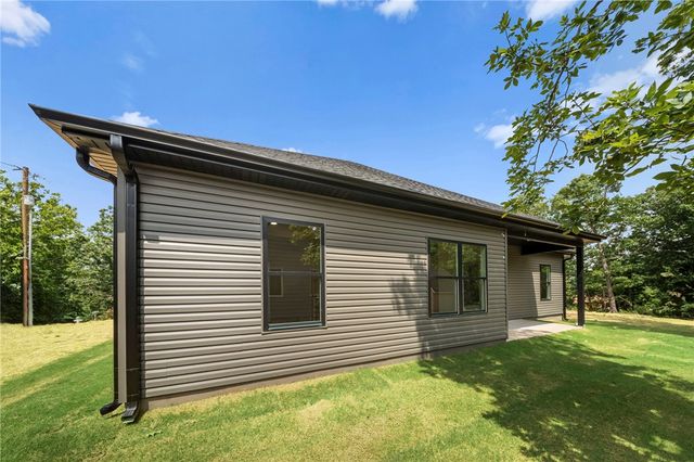 2 Boswell Drive, Bella Vista, AR 72715