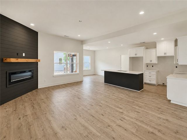 2 Boswell Drive, Bella Vista, AR 72715
