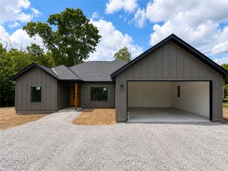 2 Boswell Drive, Bella Vista, AR 72715