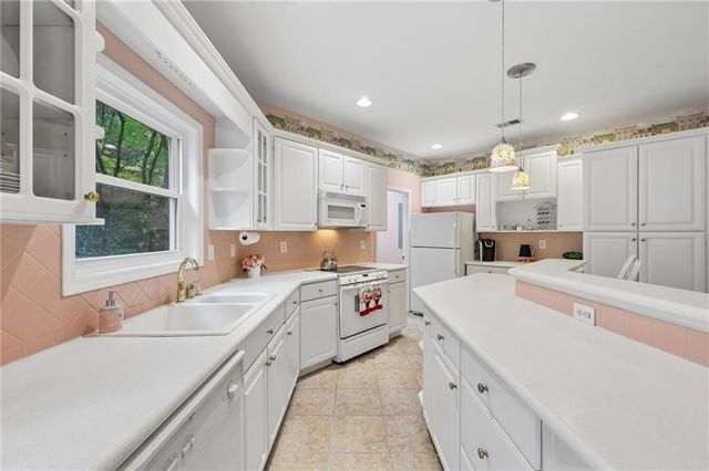535 Willowwind Drive, Loganville, GA 30052