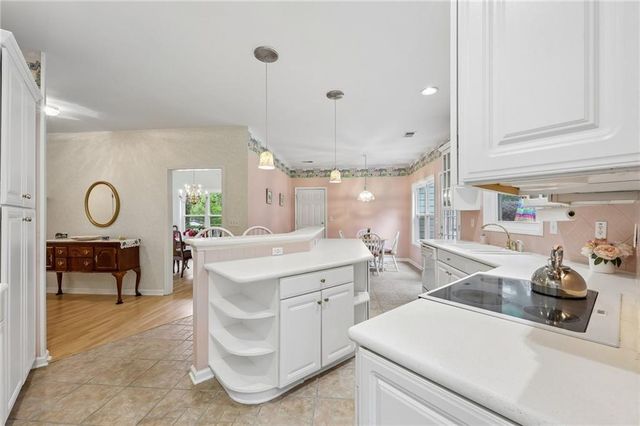 535 Willowwind Drive, Loganville, GA 30052