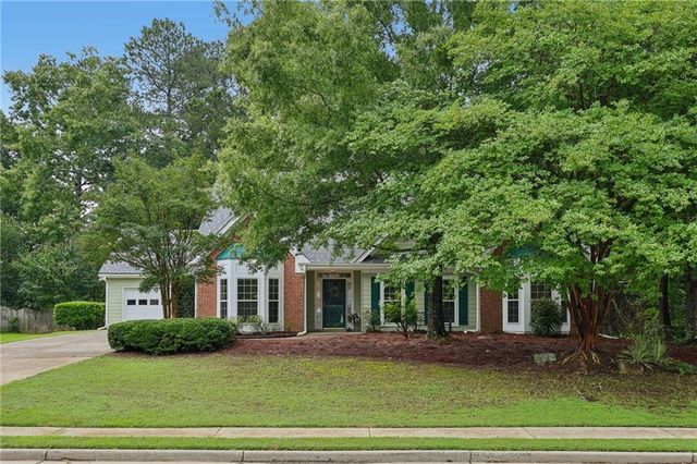 535 Willowwind Drive, Loganville, GA 30052