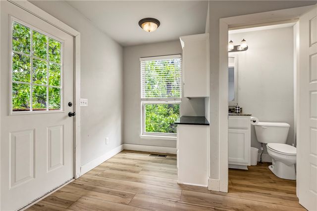 1615 Cresent Street, Bentonville, AR 72712