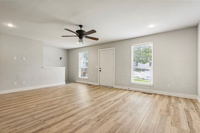 1615 Cresent Street, Bentonville, AR 72712