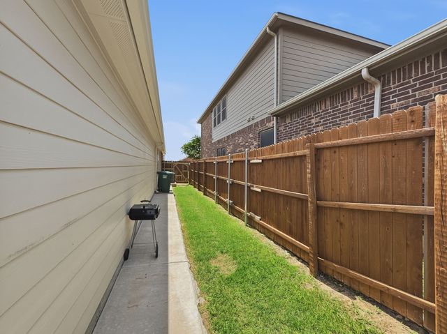 344 Navidad Trail, Fort Worth, TX 76052
