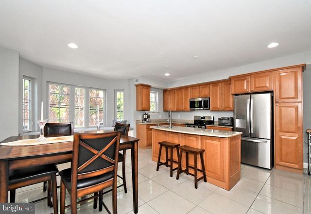 919 N AMERICAN ST, Philadelphia, PA 19123