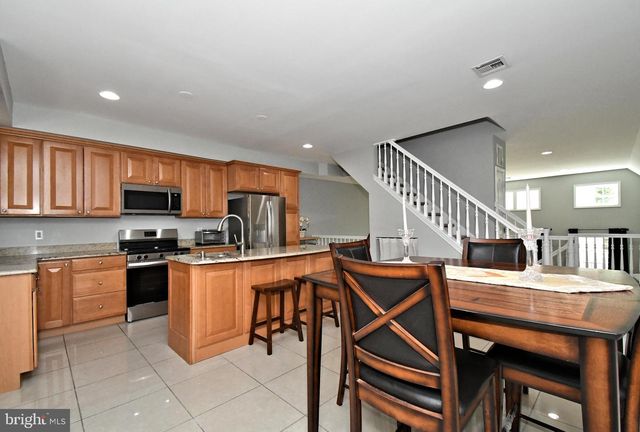 919 N AMERICAN ST, Philadelphia, PA 19123