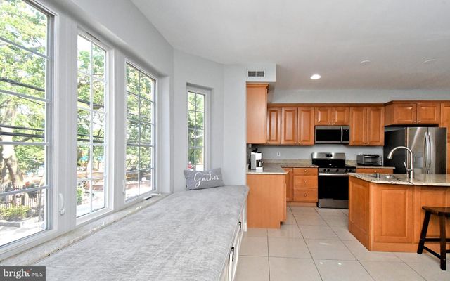 919 N AMERICAN ST, Philadelphia, PA 19123