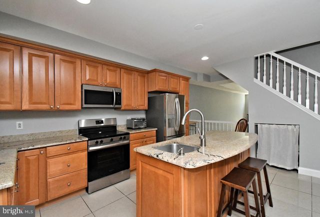 919 N AMERICAN ST, Philadelphia, PA 19123
